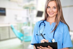 DU HỌC ANH QUỐC VÀ NHỮNG NGÀNH HỌC PHỔ BIẾN: Ngành Điều dưỡng và Hộ sinh – Nursing and Midwifery