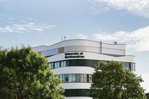 CHI PHÍ DU HỌC RẺ VÀ CƠ HỘI VIỆC LÀM CAO - ĐẾN NGAY UNIVERSITY OF NORTHAMPTON